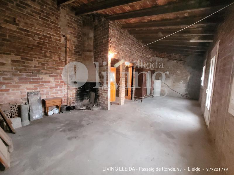 Foto 53bef343-2a9a-44ef-9e07-761273e299ac. House with fireplace heating parking in Puigverd de Lleida