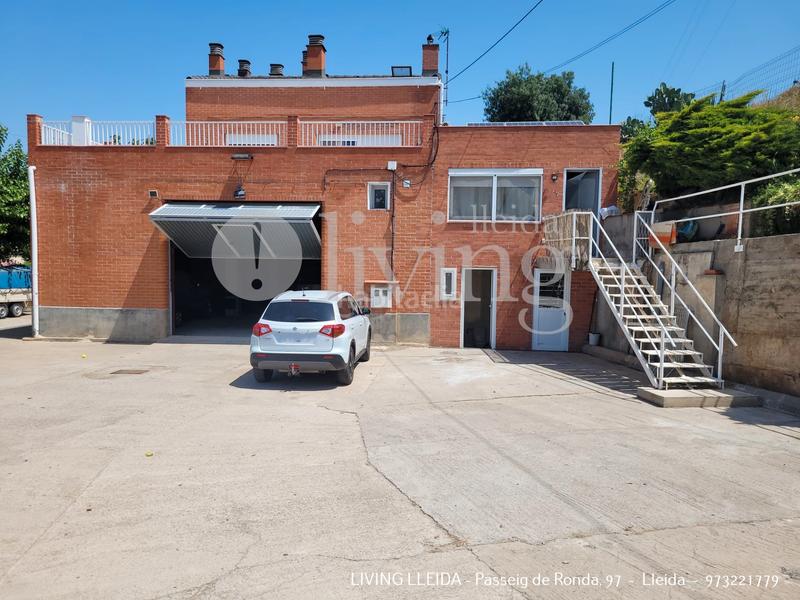 Foto 832a1f96-4433-48b6-85f8-7f7718758916. Chalet with fireplace heating parking in Partides Rurals Lleida