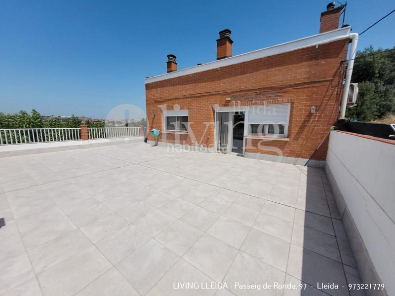 Foto f5924f41-8fc8-4da0-8892-5d4037dd7882. Chalet with fireplace heating parking in Partides Rurals Lleida