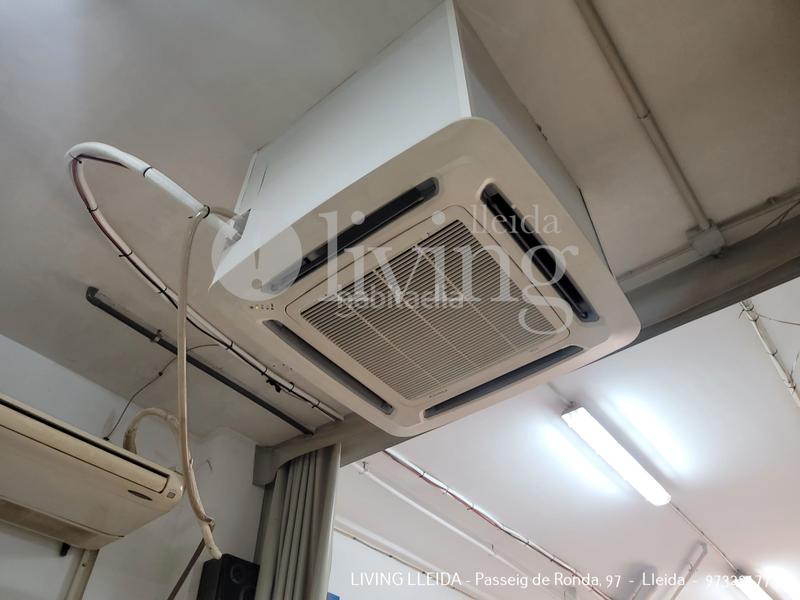 Foto 4f08c00b-3a39-4bfb-9339-bf269dfb30a3. Local comercial en La Bordeta Lleida