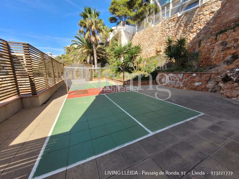 Foto bcdcf0cb-075c-4e2c-94bb-a7fe2f0d2b5c. Pis amb xemeneia calefacció aparcament piscina a Salou