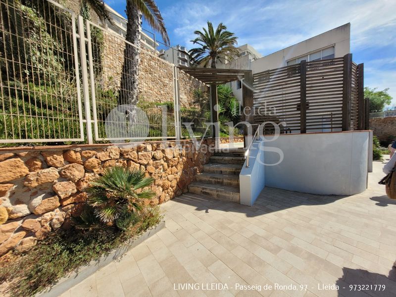 Foto be960685-d43f-4341-a3f9-07c1613b8ae1. Pis amb xemeneia calefacció aparcament piscina a Salou