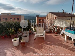 House  Carrer església