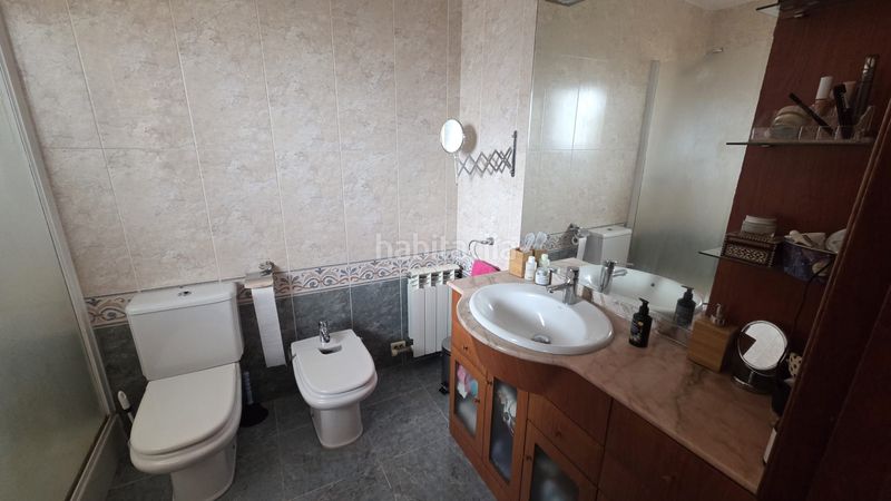 Foto 5e2ec9a4-d03d-4af6-90ff-9e5f04df5640. Casa adossada amb calefacció aparcament a Llívia Lleida