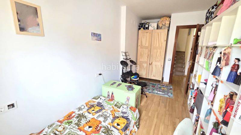 Foto e2312fe0-b0da-47d1-98e5-e48df8b3e97c. Casa adossada amb calefacció aparcament a Llívia Lleida