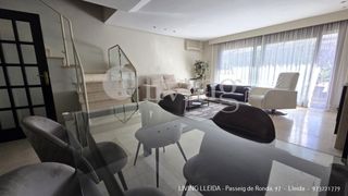 Location Maison jumelée  Carrer vall de boi. Casa adosada en ciudad jardin con zona comunitaria y piscina