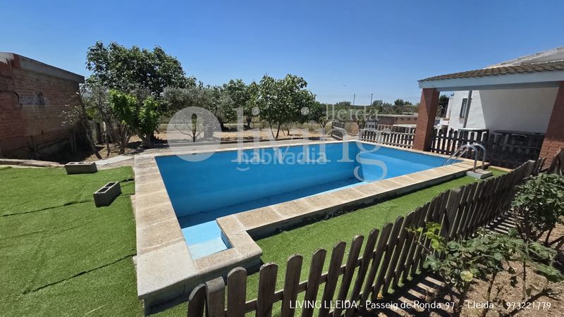 Foto f6ab5ac7-2f72-4139-9c7e-89bb170c2af8. Casa amb xemeneia piscina a Puigverd de Lleida