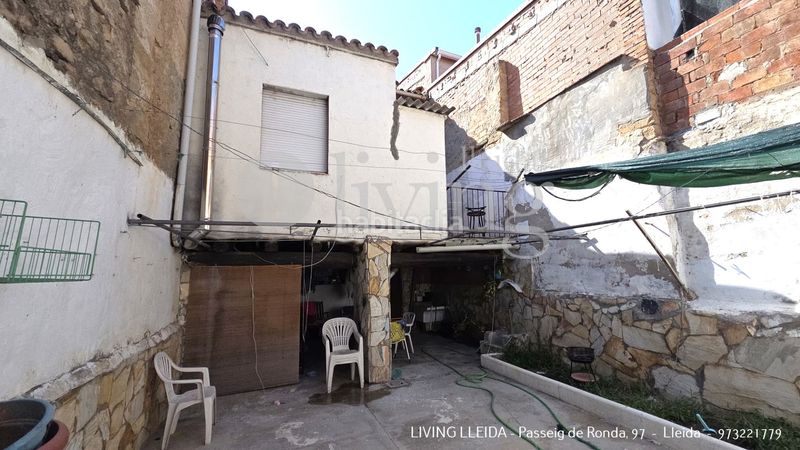 Foto 32dbad8f-edef-4a45-8395-a9e816bdd01c. Casa adossada amb calefacció aparcament a Albatàrrec