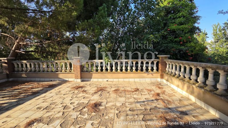 Foto 04d3f916-6624-426f-a398-789f0ffa0106. Casa amb xemeneia calefacció aparcament piscina a Lleida