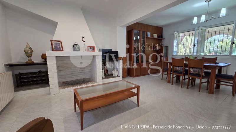 Foto 0661a2b2-db2e-4f3d-85ce-948079577162. Casa amb xemeneia calefacció aparcament piscina a Lleida