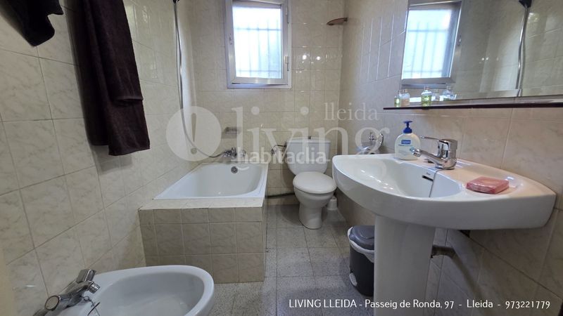 Foto 5c4fcbd8-37fc-4a84-b7ba-b4aff577c297. Casa amb xemeneia calefacció aparcament piscina a Lleida