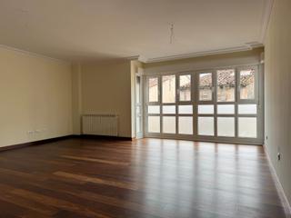 Appartement à Calle arrabal 10. Piso a estrenar con garaje y trastero en el centro de haro
