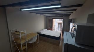 Lloguer Estudi a Centre-Zona Alta. Estudio nuevo a estrenar en finca reformada en carrer sant franc