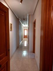 Casa a Cox. Piso con almacén en zona céntrica del municipio