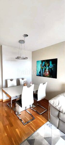 Foto ab59c0eb-ce92-4df6-a11e-41890171f020. Pis amb calefacció aparcament a Burela