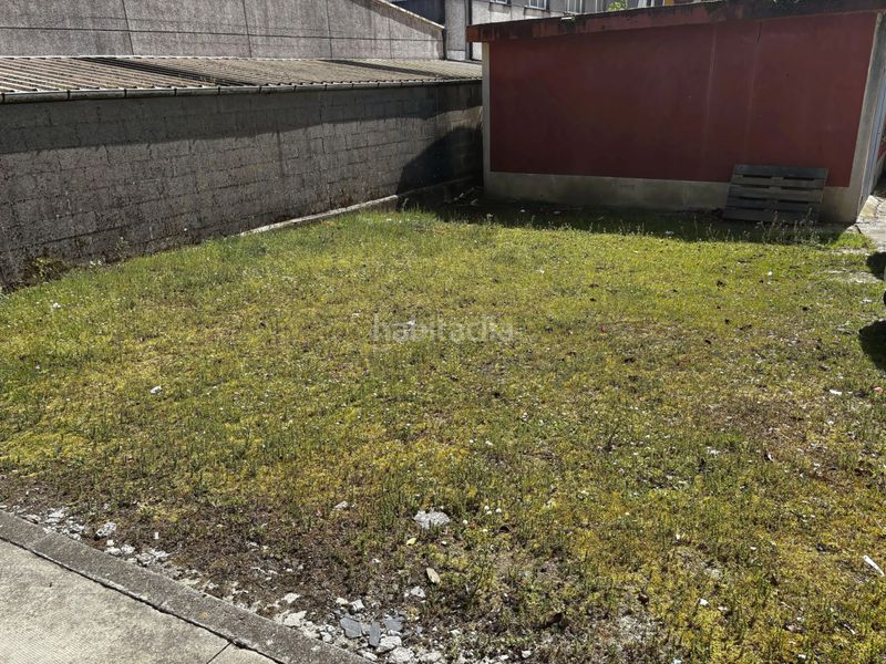 Foto e755f7a8-d002-4188-ab9a-b211f59672b6. Edificio in Abadín