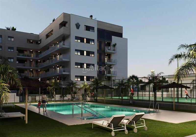 Foto c8abeec5-e9f9-4643-b855-63c2e551bf3a. Pis 82m<sup>2</sup> amb piscina a Zona Universitaria Bormujos