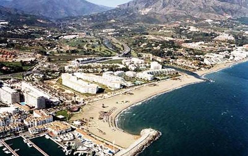 Foto b716b34c-b924-43e1-81c6-b281c79311dc. Casa in avenida de las mimosas 25 in Puerto Banús Marbella