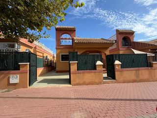 Casa a Parque Acuático - Sector 25
