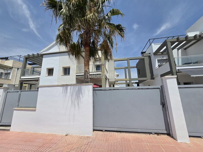 Foto f650cb76-ae82-49c9-b80e-3992c0422627. Casa adossada amb aparcament a Lomas de Cabo Roig - Los Dolses Orihuela