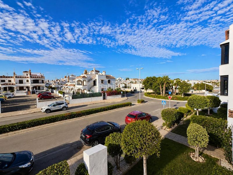 Foto 2c5805d5-0646-424d-b1e6-33f1da086e9d. Apartament a Los Almendros Orihuela
