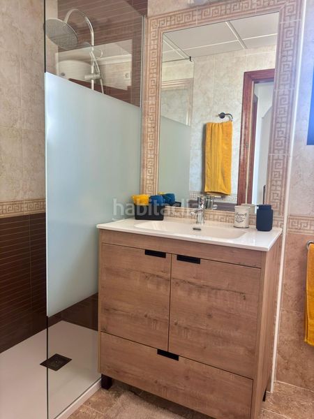 Foto acf8f7f9-0896-48a0-998e-9d6bc6484ffd. Apartament amb piscina a Aguamarina Orihuela