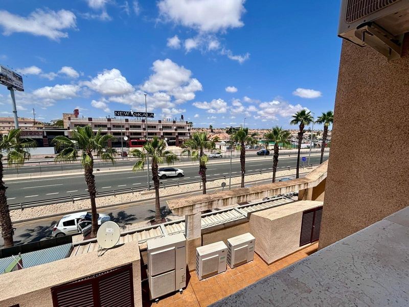 Foto fb62cd7d-59d9-4ac1-8bb0-7abb6422a722. Apartament amb piscina a Aguamarina Orihuela