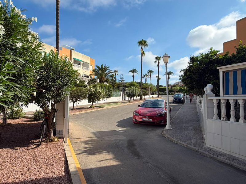 Foto ac5f94b0-2e7d-410b-b800-118bd808eceb. Casa amb piscina a Torreblanca Torrevieja