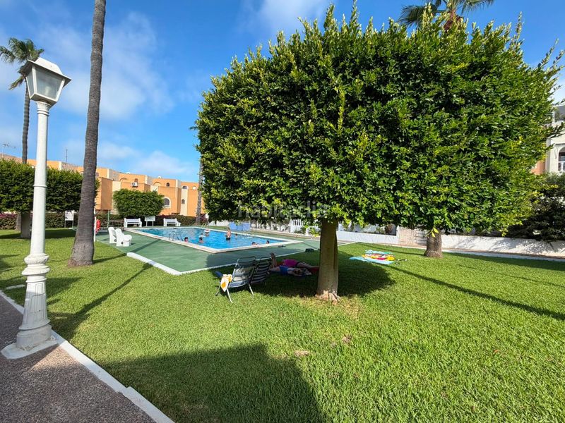 Foto d0e8bff6-bac1-41b0-89ff-8dc9fe54bd0e. Casa amb piscina a Torreblanca Torrevieja