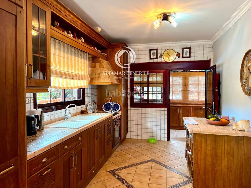 Foto 324a423d-8412-43c0-9d77-c526401466d8. Casa exclusiva villa de lujo en la caldera en Tamaimo - Arguayo Santiago del Teide