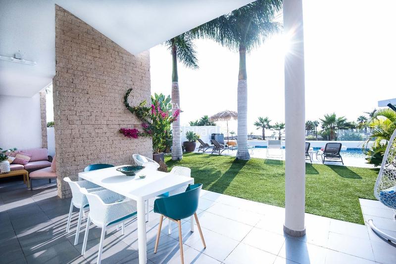 Foto cc517b15-cc96-4f91-ac17-f600421c04a4. Casa con parcheggio piscina in La Caleta Adeje