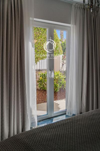 Foto 15a77827-63db-4a2b-b7b4-00dbc53adb48. House with parking pool in Playa del Duque Adeje