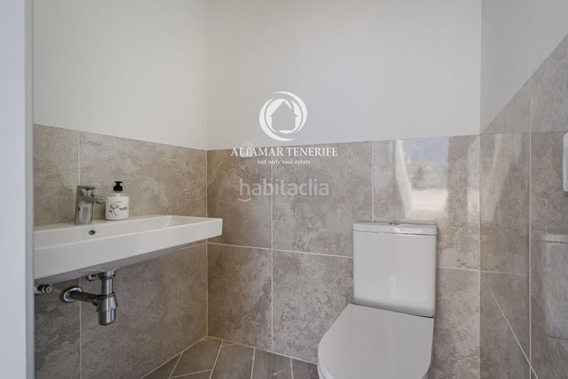 Foto 22067d33-9e43-4424-aa53-9e8b4f3cd1e2. House with parking pool in Playa del Duque Adeje