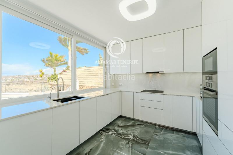 Foto 55d9eb8b-bcf2-4eca-a220-9d4c374e38bb. House with parking pool in Playa del Duque Adeje