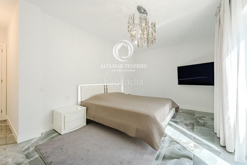 Foto 909d7743-d643-4754-812c-3e2f95bd6789. House with parking pool in Playa del Duque Adeje