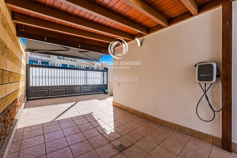 Foto b8b776f9-fa43-428a-9bae-a21ac6f46148. House with parking pool in Playa del Duque Adeje