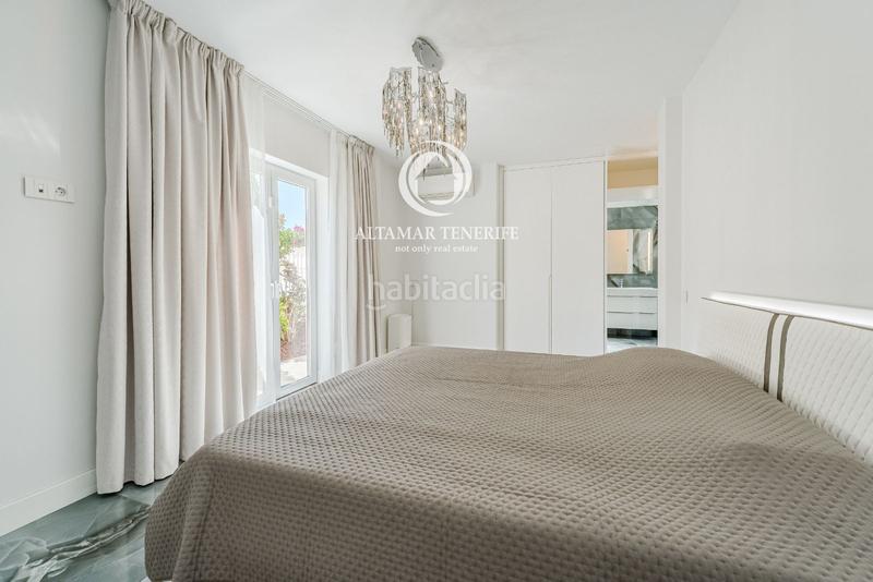 Foto d1e8861b-9b8e-4cc8-ad1c-d2556e76000e. House with parking pool in Playa del Duque Adeje