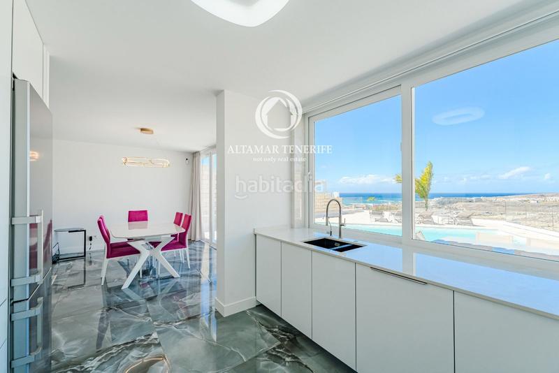 Foto ff6567f6-1325-480c-9f7f-2749823139ea. House with parking pool in Playa del Duque Adeje