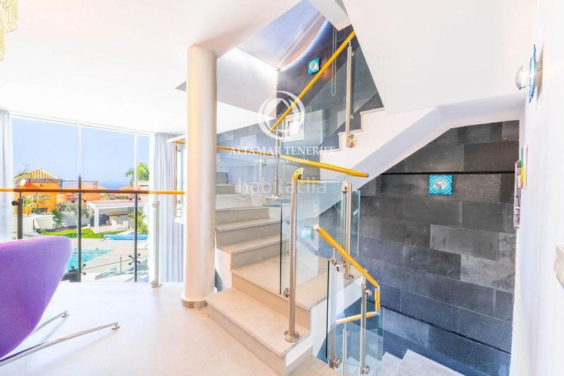 Foto 3eda40fa-bddc-4f54-b71a-2e961f0884cc. Casa amb aparcament piscina a Playa Fañabé Alto Adeje