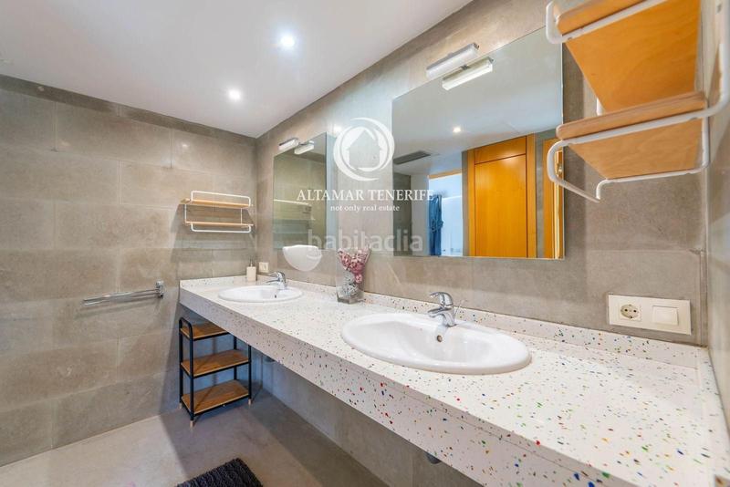 Foto 8701497b-835e-41b4-9f0c-7d2959456ea2. Casa amb aparcament piscina a Playa Fañabé Alto Adeje