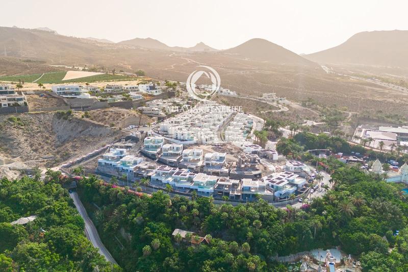 Foto 81ba769a-7854-42ca-9bb7-5111749176f5. Casa con parcheggio piscina in Casco Urbano Adeje