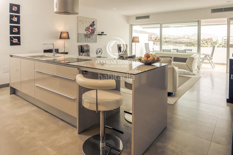 Foto 075a8eab-2910-452d-ba10-e82710bd12c9. Appartement avec parking piscine dans La Caleta Adeje