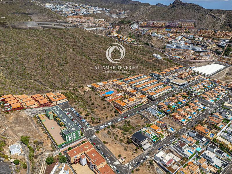 Foto 28e4d91a-5ea9-4ecb-9849-fed84dbf30e0. Apartamento ático con espectacular terraza panorámica en costa el madroñal en Adeje