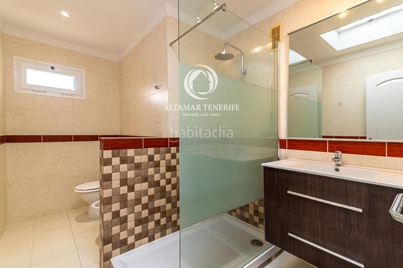 Foto 360cb991-cac6-44c7-b669-2a766c4571fe. Apartamento ático con espectacular terraza panorámica en costa el madroñal en Adeje