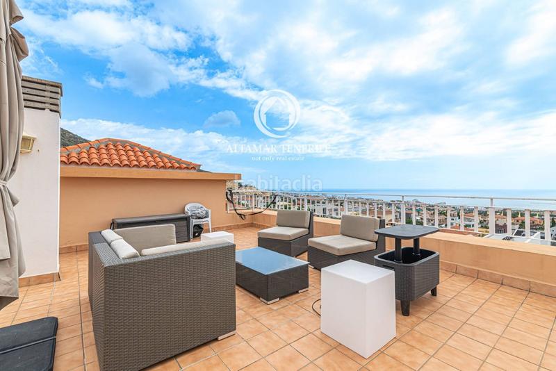 Foto 36ca0b6f-d2f9-4f4b-a1d8-3db2683a6b24. Apartamento ático con espectacular terraza panorámica en costa el madroñal en Adeje