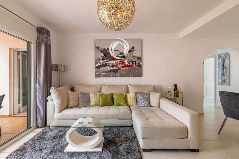 Foto 40718e30-89f1-43a2-8973-b093ee1e39b4. Apartamento ático con espectacular terraza panorámica en costa el madroñal en Adeje