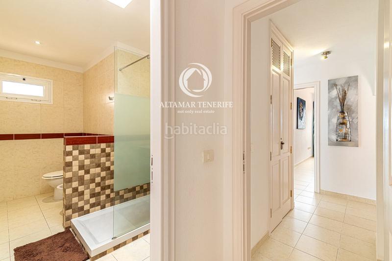 Foto 446e846a-760b-4799-828b-675e4a3be3d2. Apartamento ático con espectacular terraza panorámica en costa el madroñal en Adeje