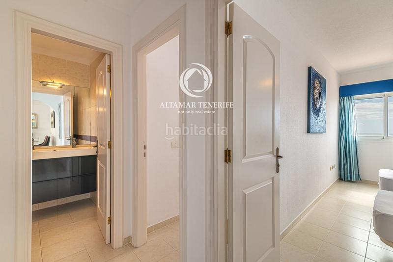 Foto 4470771f-4b6b-4695-a90f-2c75c2a9d02e. Apartamento ático con espectacular terraza panorámica en costa el madroñal en Adeje