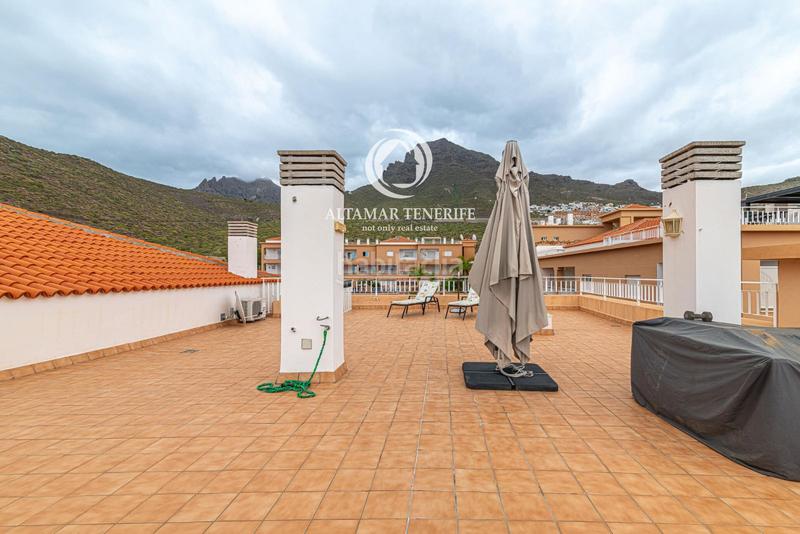 Foto 6be55f71-b175-43d4-85b8-d2596c0a57ac. Apartamento ático con espectacular terraza panorámica en costa el madroñal en Adeje