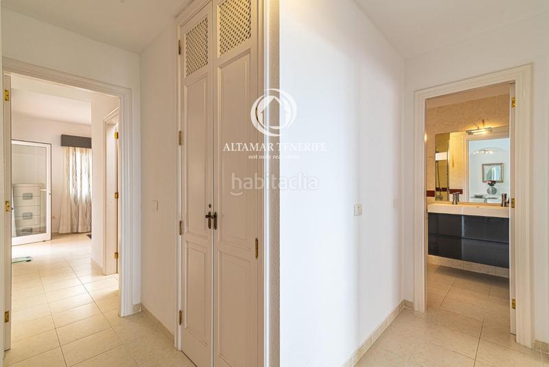 Foto 75eef6d1-4208-47a5-aa4b-01bff30bdc49. Apartamento ático con espectacular terraza panorámica en costa el madroñal en Adeje